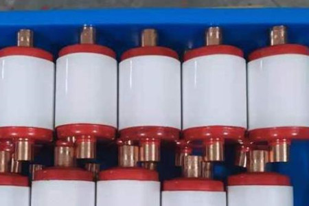 真空滅弧室的結(jié)構(gòu)、工作原理、特點(diǎn)以及應(yīng)用